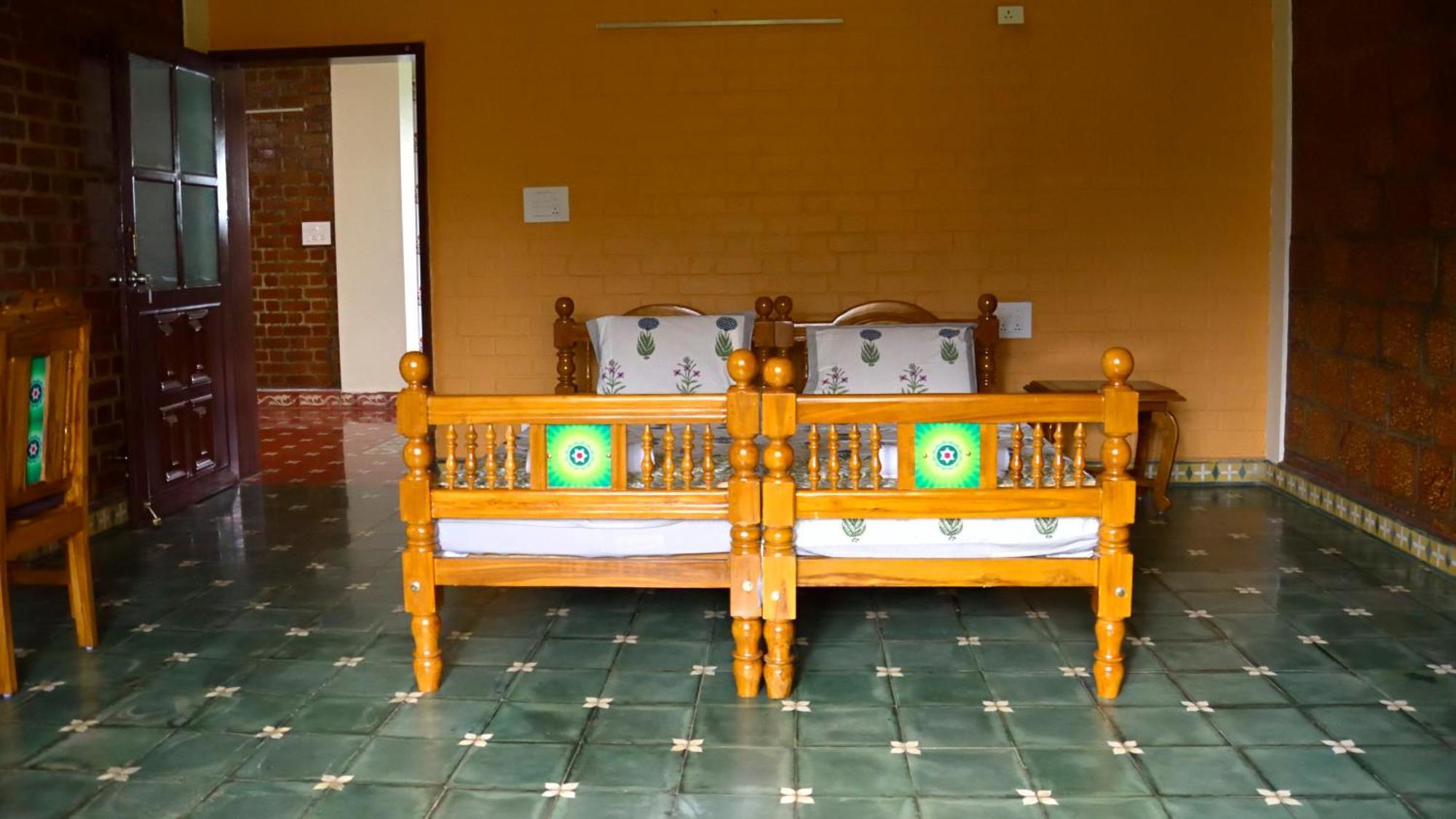 Apartamento Lakshmi Illam Near Isha Yoga Adiyogi Alāndurai Exterior foto